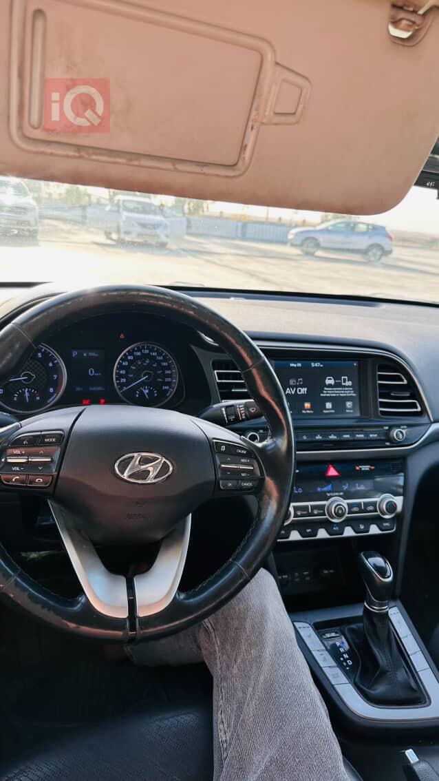 هیوندای ئەلەنترا
